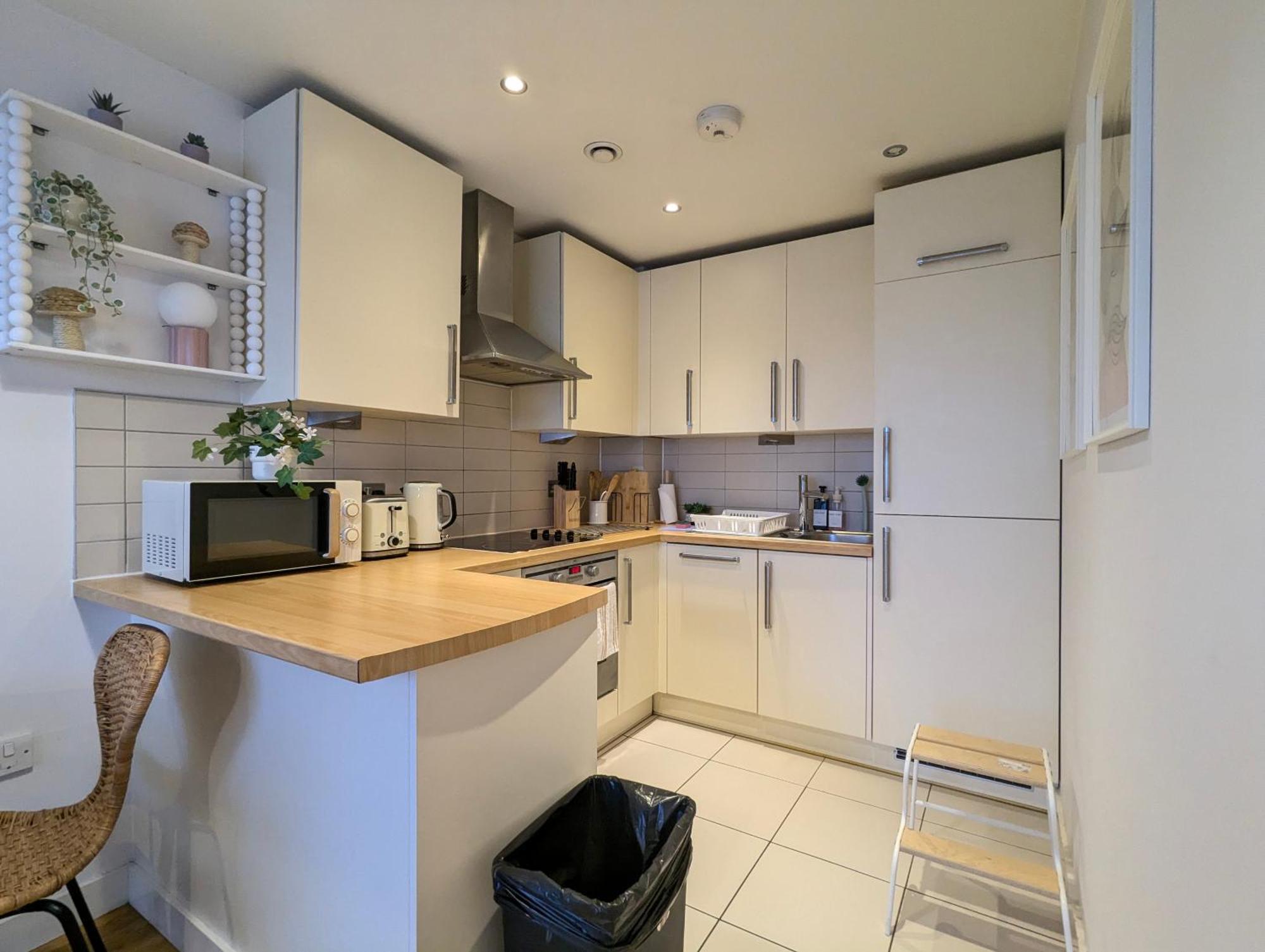 City Centre Morden 1-Bedroom Apt Near Dock Λίβερπουλ Εξωτερικό φωτογραφία